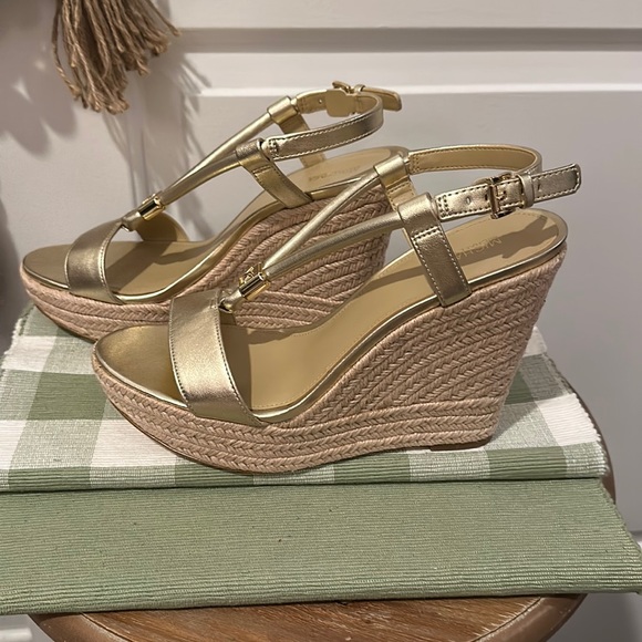 Authentic Michael Kors, Annie Strappy Platform Wedges - Picture 3 of 7